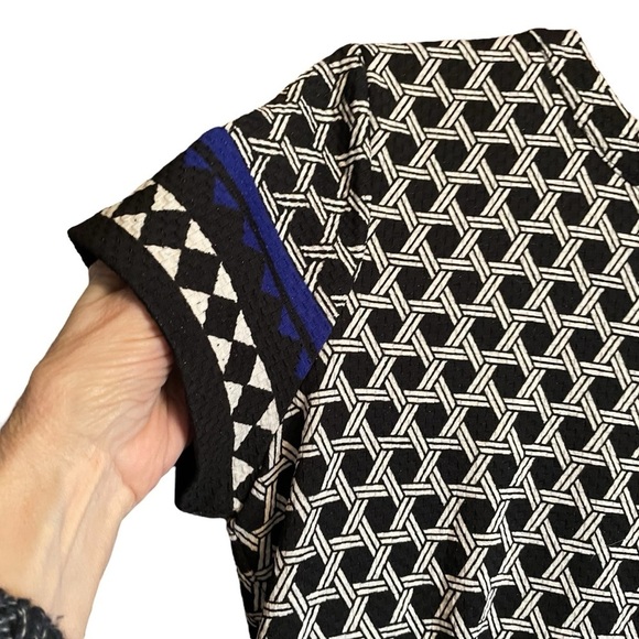 H&M Texturized Geometric Patterned Dress in Black and Blue-Size Medium - Picture 9 of 12